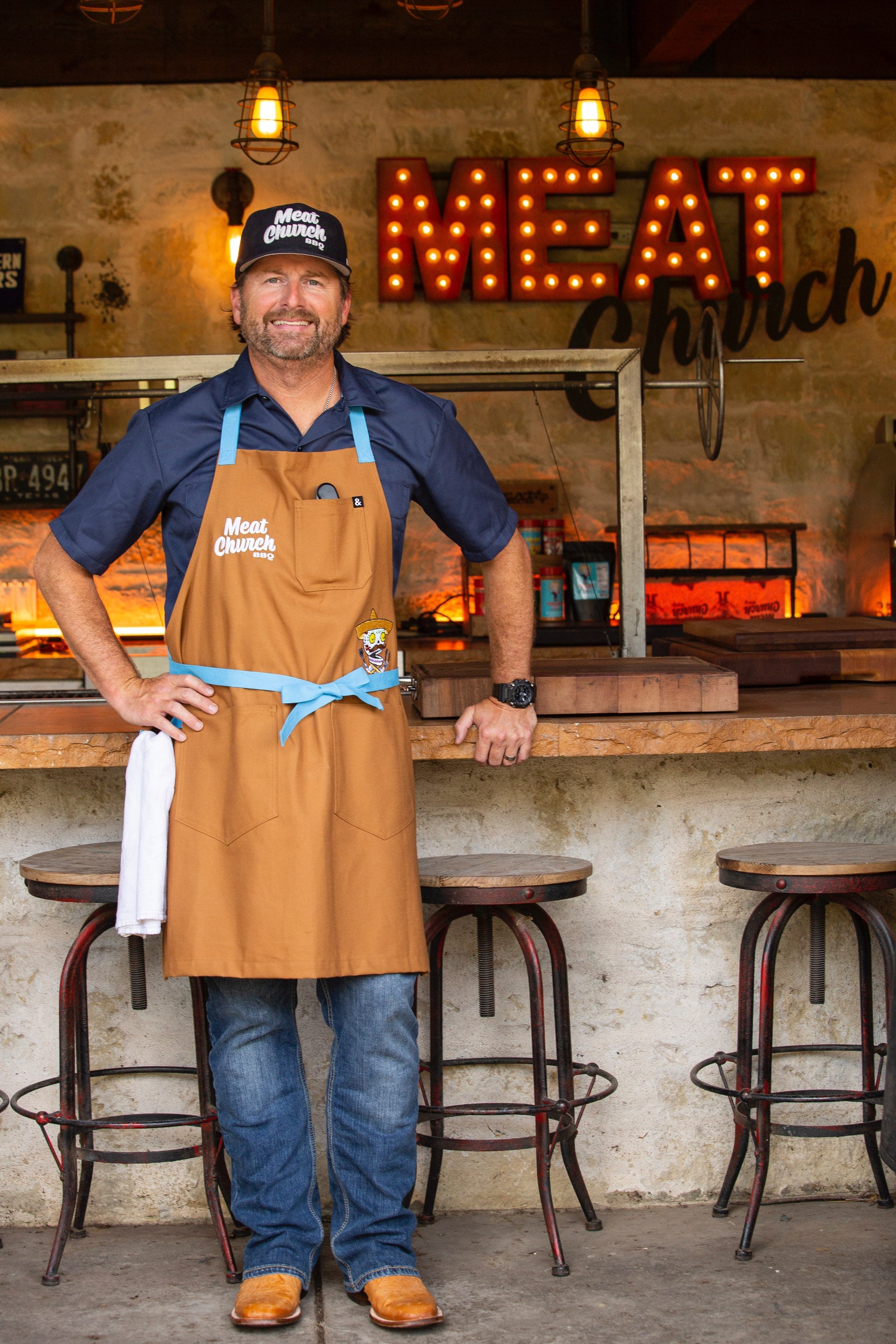 hedley-and-bennett-meat-church-apron-duck-tan-d4 image_912805a7-8b3f-48b2-8698-64cb1afdc18a.jpg